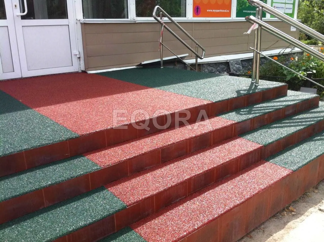 Резиновое покрытие на травмоопасные участки из резиновой крошки в Омске